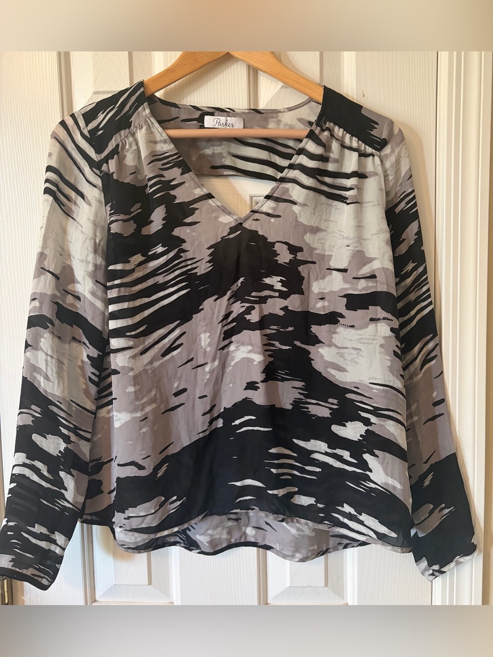 Parker 100% Silk Abstract Print Blouse XS Black Gray